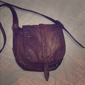 Junior drake leather crossbody